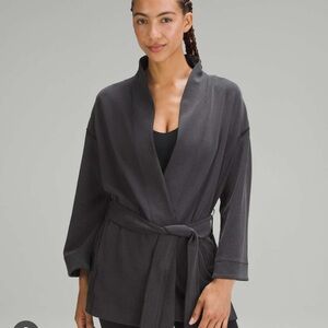 Lululemon softstreme belted wrap